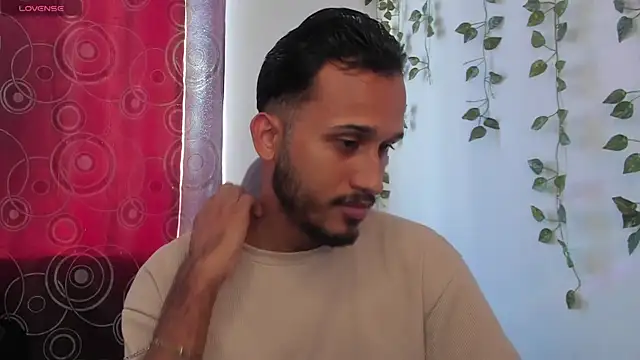 Raf brunette online show from October 7, 2025, 11:40 am