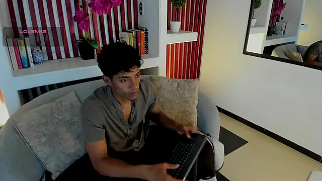 Snapshot of wagz chatting on June 19, 2026, 7:50 pm wagz online show from June 19, 2026, 7:50 pm