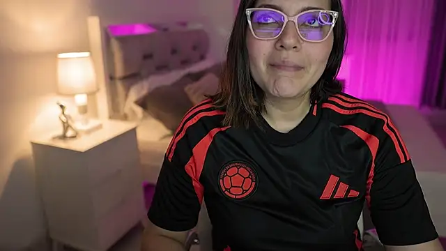 Camilaa bueno online show from December 22, 2024, 12:07 am