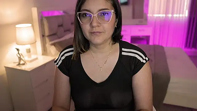 Camilaa bueno online show from December 25, 2024, 9:00 pm