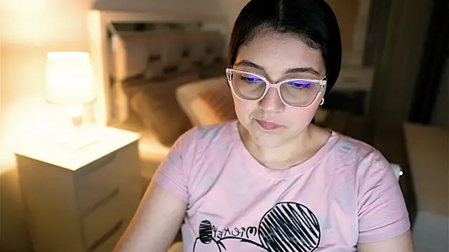 Camilaa bueno online show from November 21, 2025, 10:52 pm