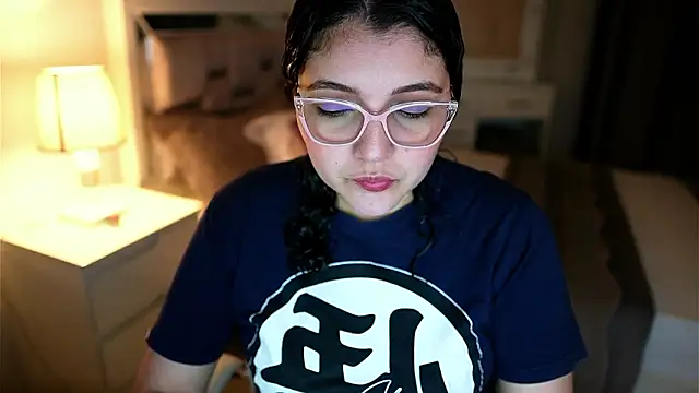 Camilaa bueno online show from February 16, 2026, 11:34 pm