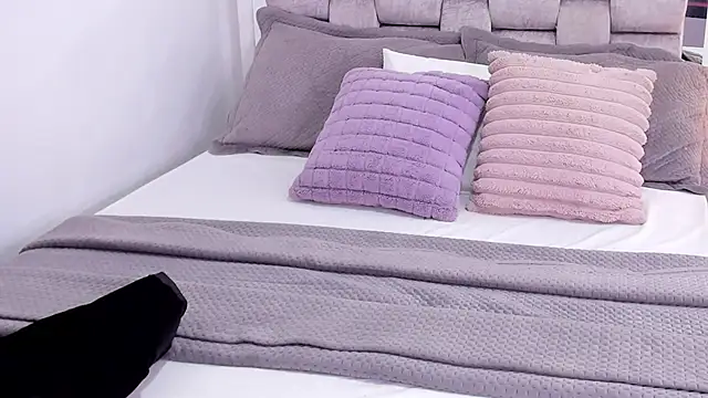 Camilaa bueno online show from April 22, 2026, 11:17 pm