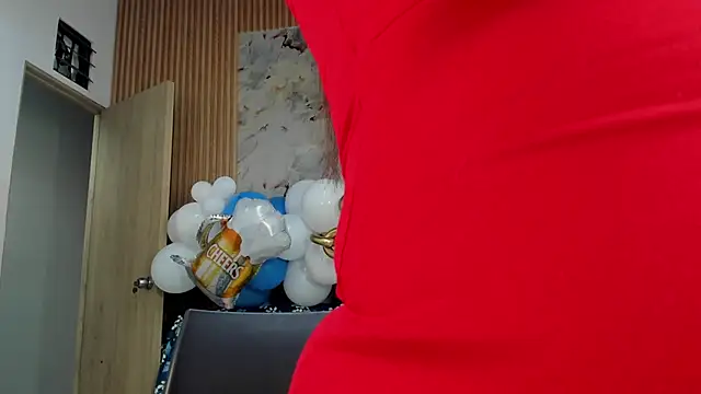 Any topless online show from September 23, 2025, 11:02 am