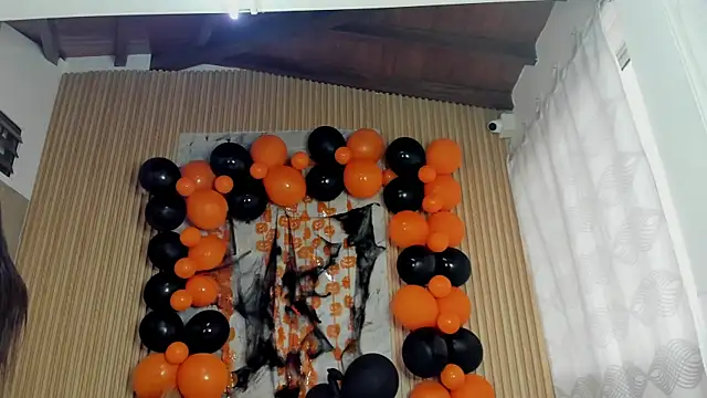 Any topless online show from November 1, 2025, 11:01 am