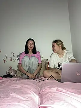Snapshot of ella_grays chatting on April 28, 2026, 7:08 pm ella grays online show from April 28, 2026, 7:08 pm