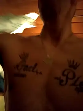 FlacoDani online show from November 19, 2025, 5:02 pm