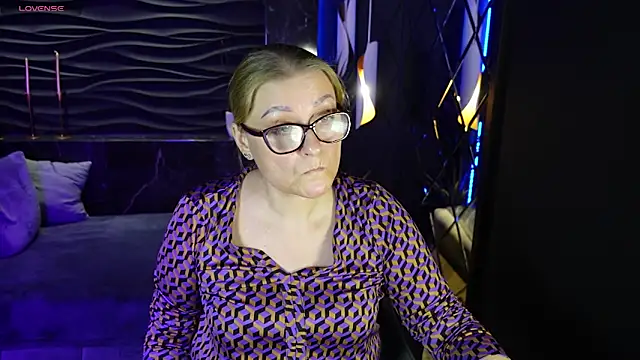 AlexandraKind online show from February 20, 2025, 3:01 am