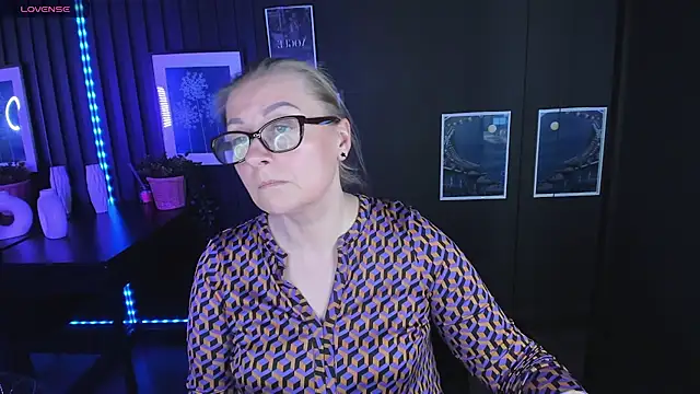 AlexandraKind online show from February 22, 2025, 3:01 am