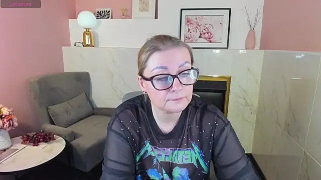 AlexandraKind online show from February 27, 2025, 9:54 am