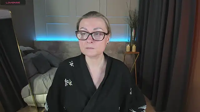 AlexandraKind online show from March 2, 2025, 3:34 am