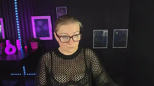 AlexandraKind online show from March 10, 2025, 1:43 pm