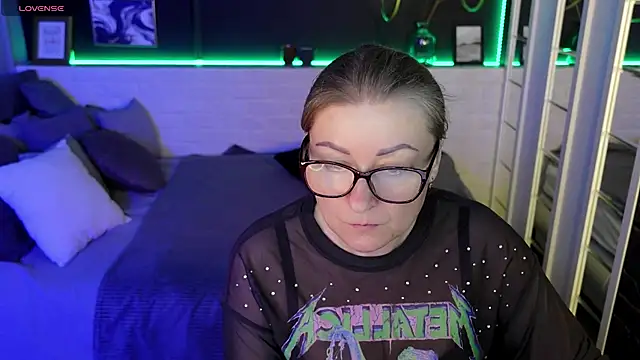 AlexandraKind online show from March 22, 2025, 1:41 pm