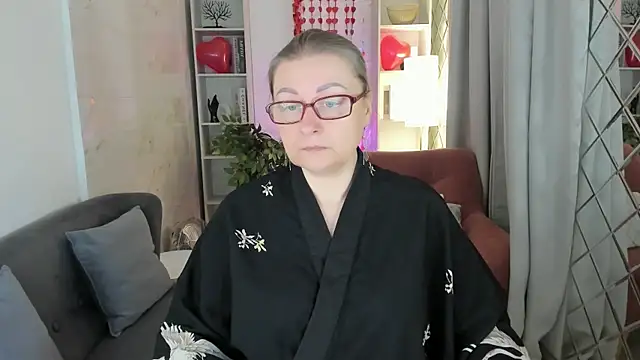 AlexandraKind online show from February 5, 2026, 1:38 pm