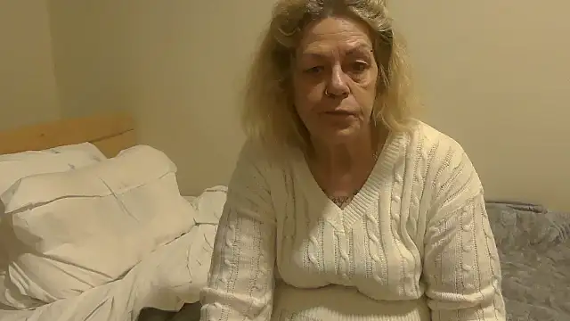 housewife shantie online show from October 11, 2025, 8:46 am