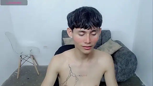 Snapshot of tanjiro_cute chatting on December 16, 2024, 4:02 am tanjiro cute online show from December 16, 2024, 4:02 am