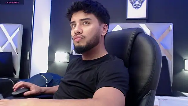 Tommidubois online show from December 31, 2024, 12:36 pm