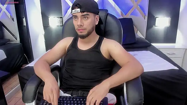 Tommidubois online show from January 16, 2025, 3:02 am