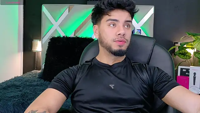 Tommidubois online show from November 27, 2025, 4:14 am