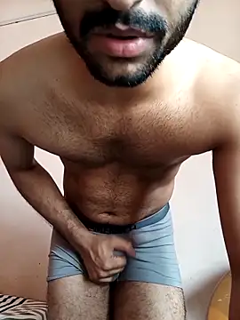 Vignesh3246 online show from September 9, 2025, 6:57 am