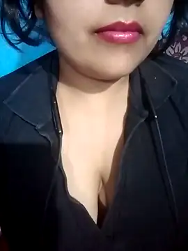 Snapshot of Love-Veronica chatting on April 23, 2026, 6:10 pm Love-Veronica online show from April 23, 2026, 6:10 pm