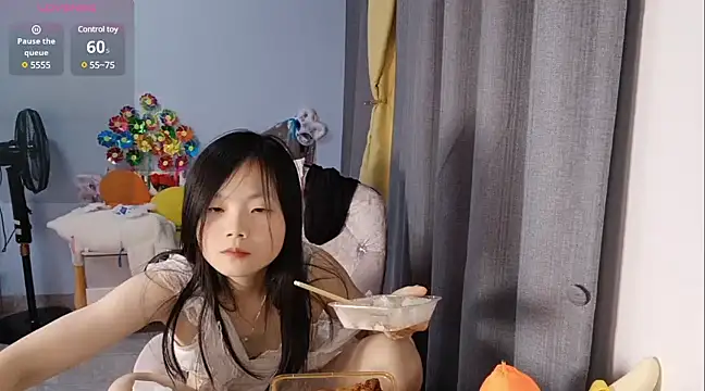 Lena-yyds online show from March 15, 2025, 4:57 am