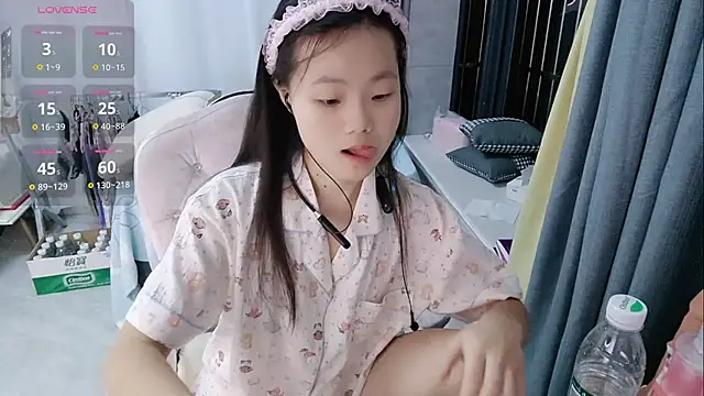 Lena-yyds online show from October 19, 2025, 4:51 pm