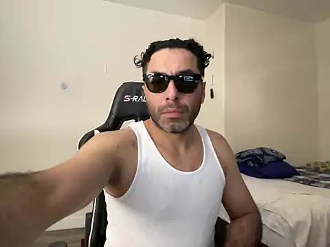 Aleja-DogMale online show from December 8, 2024, 1:13 am