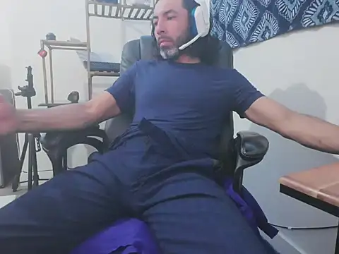 Aleja-DogMale online show from April 29, 2026, 7:42 pm