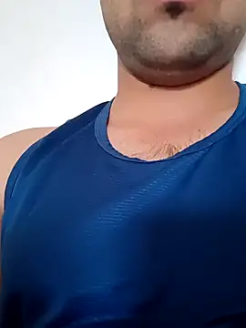 smartboy010101 online show from October 6, 2025, 3:04 am