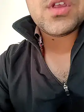 smartboy010101 online show from November 18, 2025, 4:17 am