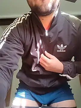 smartboy010101 online show from December 4, 2025, 4:22 am