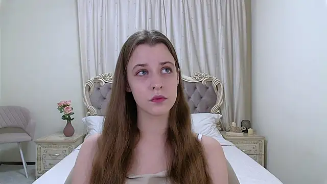 AgataAisitt online show from September 25, 2025, 5:27 pm