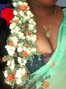 Snapshot of Sexy_Radhikaa chatting on June 3, 2026, 2:55 pm Sexy Radhikaa online show from June 3, 2026, 2:55 pm