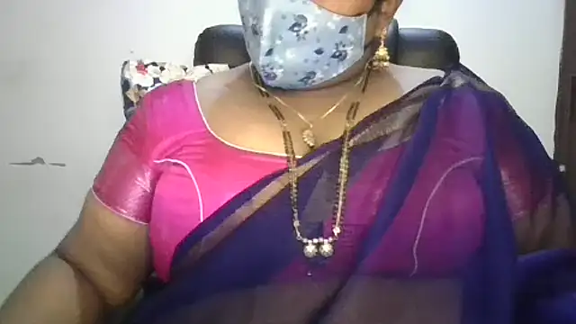Snapshot of Sexy_Radhikaa chatting on July 22, 2026, 2:25 am Sexy Radhikaa online show from July 22, 2026, 2:25 am