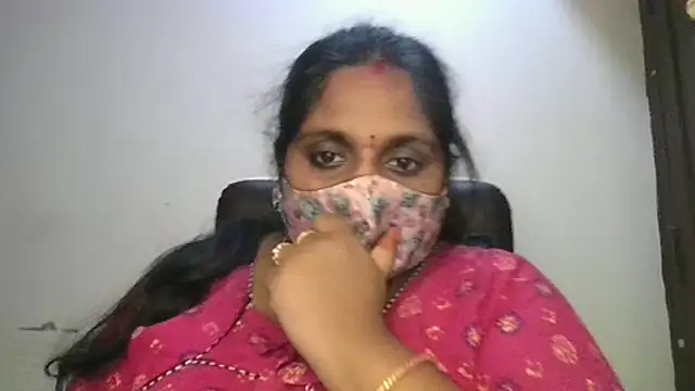 Snapshot of Sexy_Radhikaa chatting on July 26, 2026, 5:48 am Sexy Radhikaa online show from July 26, 2026, 5:48 am