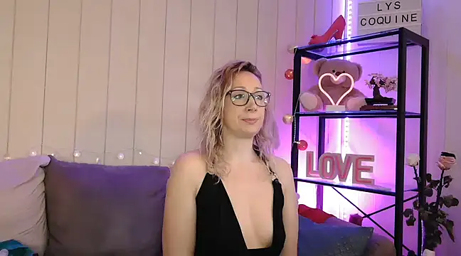 Lyscoquine online show from March 20, 2025, 1:04 pm