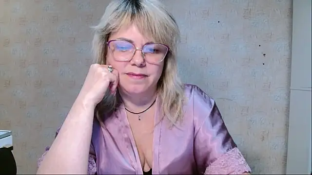 sweetsunset11 online show from April 2, 2026, 3:53 pm