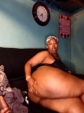 curvyloneah75 online show from September 20, 2025, 3:18 am