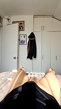 tula chyk online show from September 30, 2025, 12:54 pm