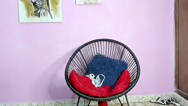 ZoeSmith6 online show from January 14, 2025, 4:08 pm