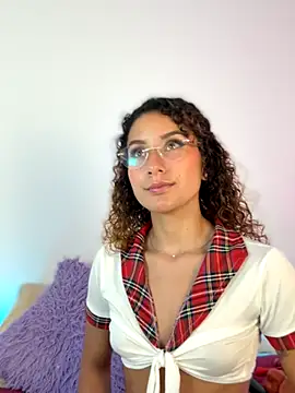 varenkaivanova 22 online show from September 10, 2025, 5:51 am