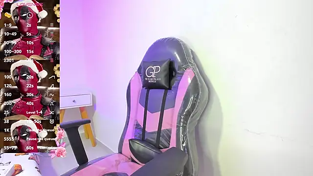 Naomy veracruz  online show from December 27, 2024, 1:18 pm