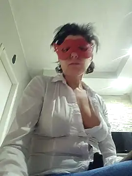 Vagabondainnamorata online show from April 13, 2026, 2:50 am