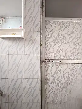 surabhi09 online show from November 21, 2025, 2:10 am