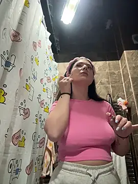 BellaaNoir online show from April 22, 2026, 6:42 pm