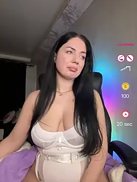 BellaaNoir online show from April 29, 2026, 7:53 pm