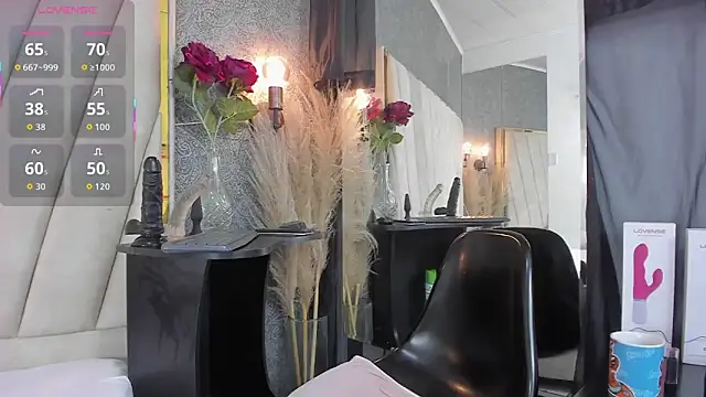 Madison-Diaz online show from September 26, 2025, 1:37 pm