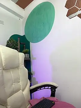 LollaByer online show from November 30, 2025, 9:08 pm