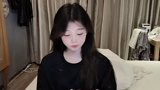 yangyang-1115 online show from March 8, 2025, 12:41 pm